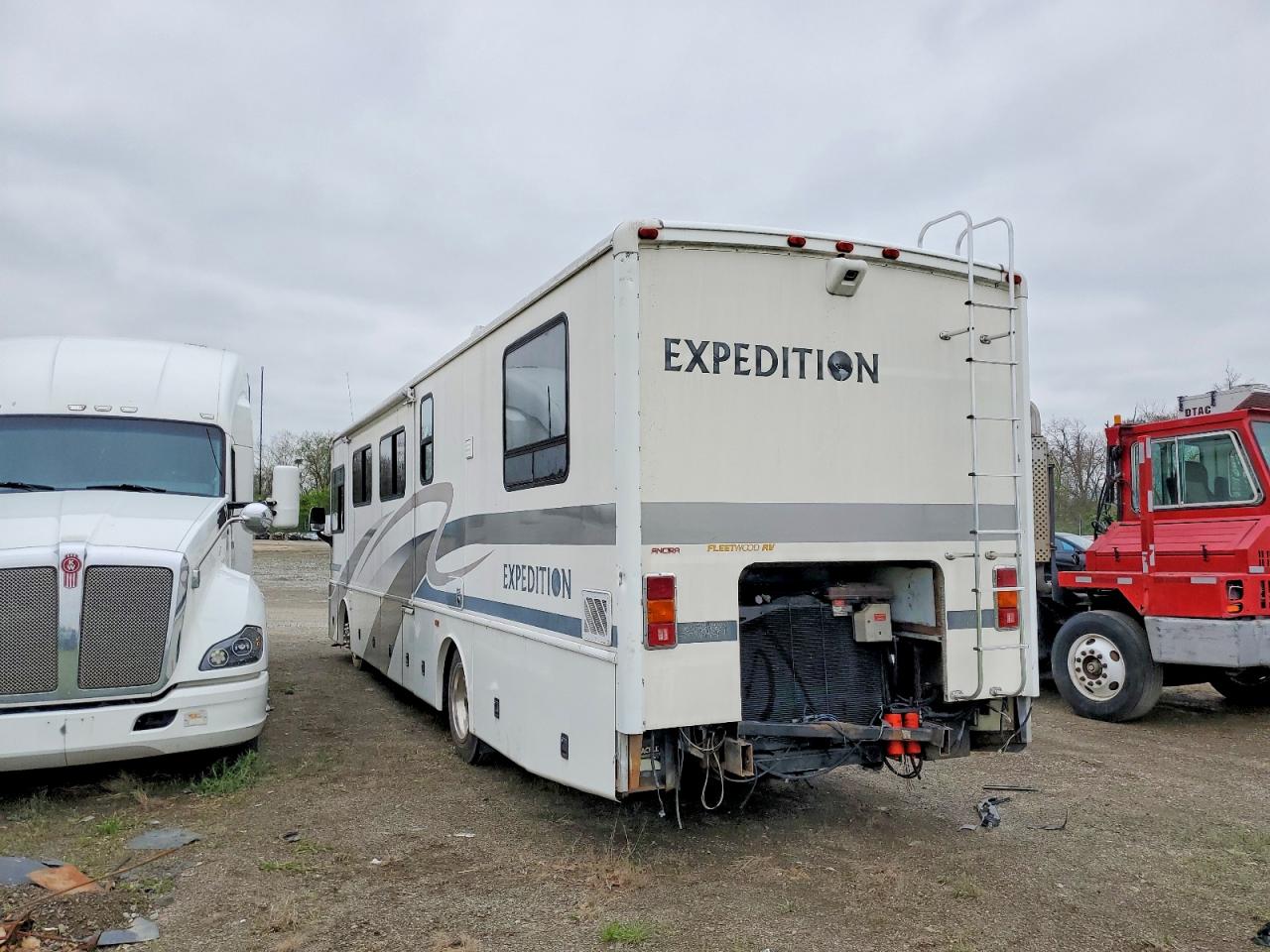 2002 FLEETWOOD All other VIN 4UZAAHBV02CK20826 photo 3