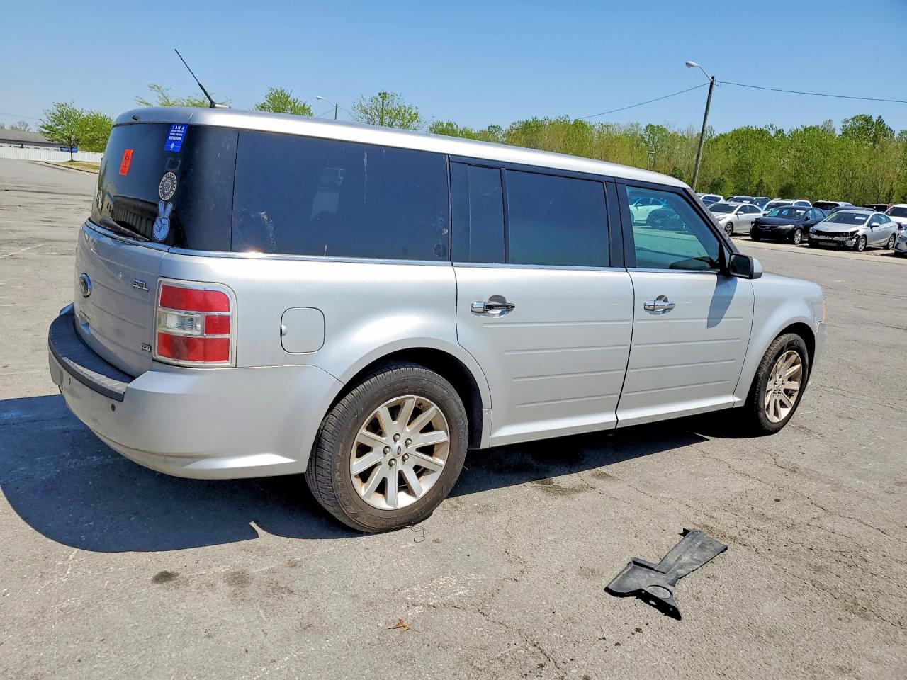 2009 Ford Flex VIN 2FMEK62C09BA06866 photo 3