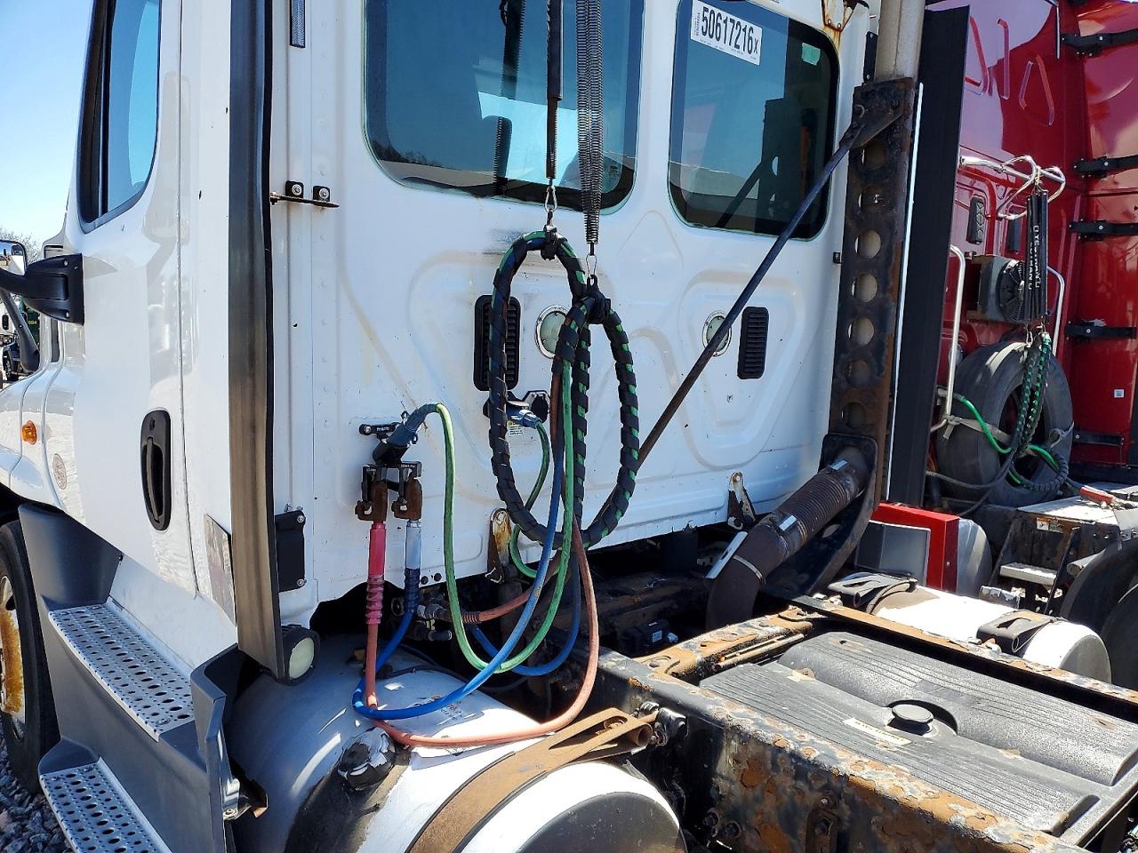 2016 FREIGHTLINER All other VIN 1FUBGEDV9HLHL6948 photo 9