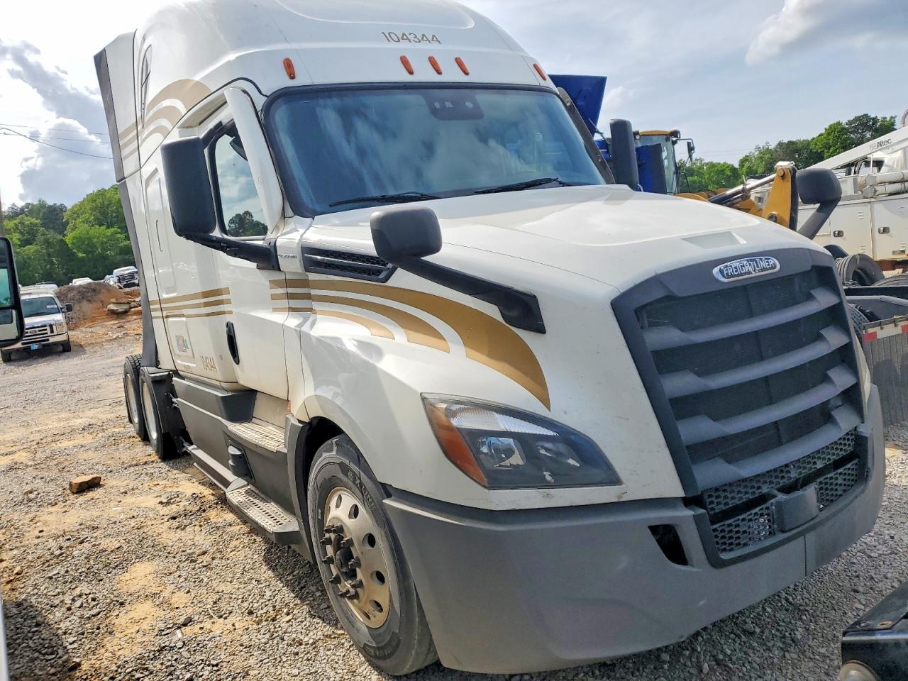 2021 FREIGHTLINER All other VIN 3AKJHHDR8MSMA9753 photo 1