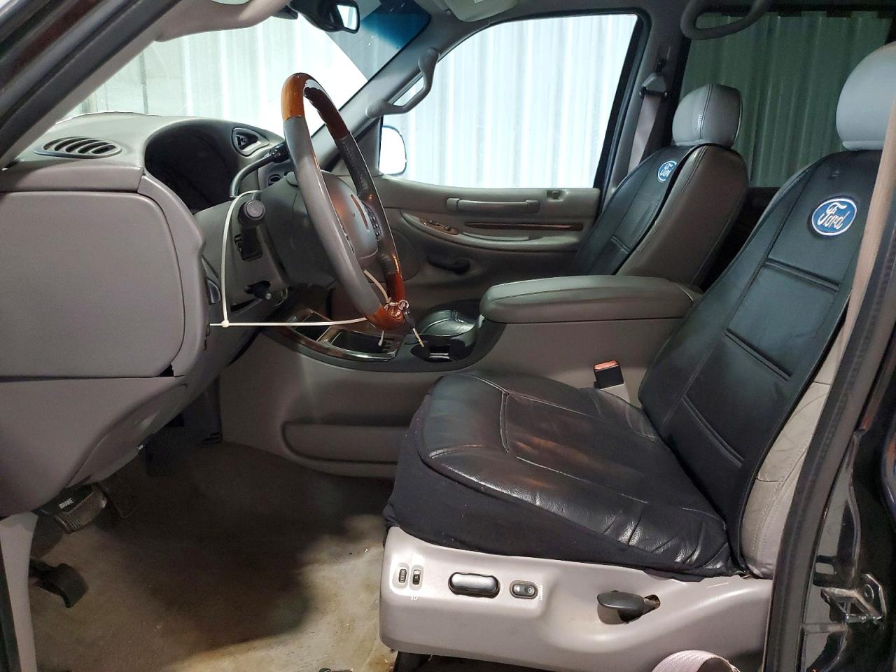 2001 LINCOLN Navigator VIN 5LMFU28AX1LJ02504 photo 7