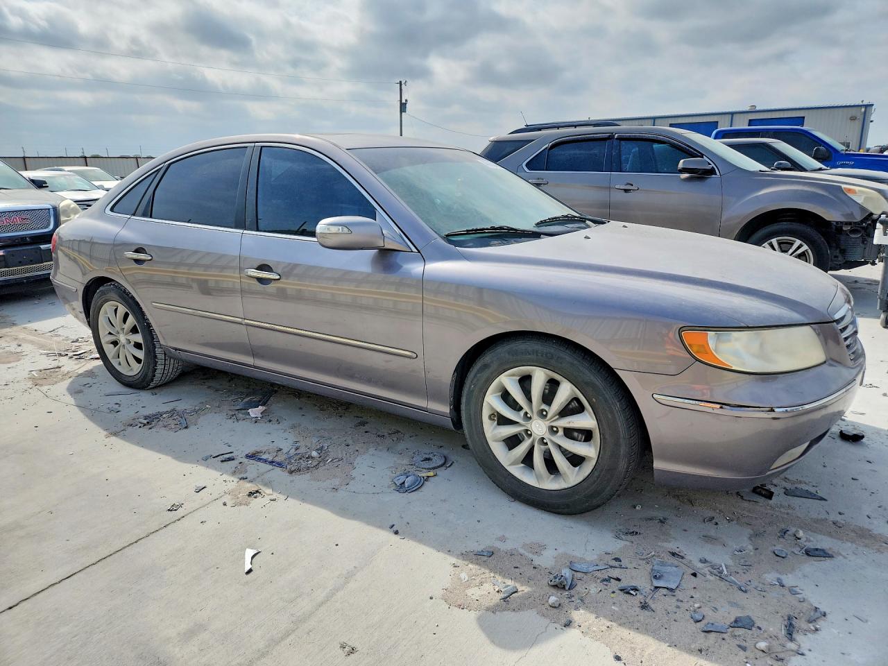 2008 HYUNDAI Azera VIN KMHFC46F88A254416 photo 4