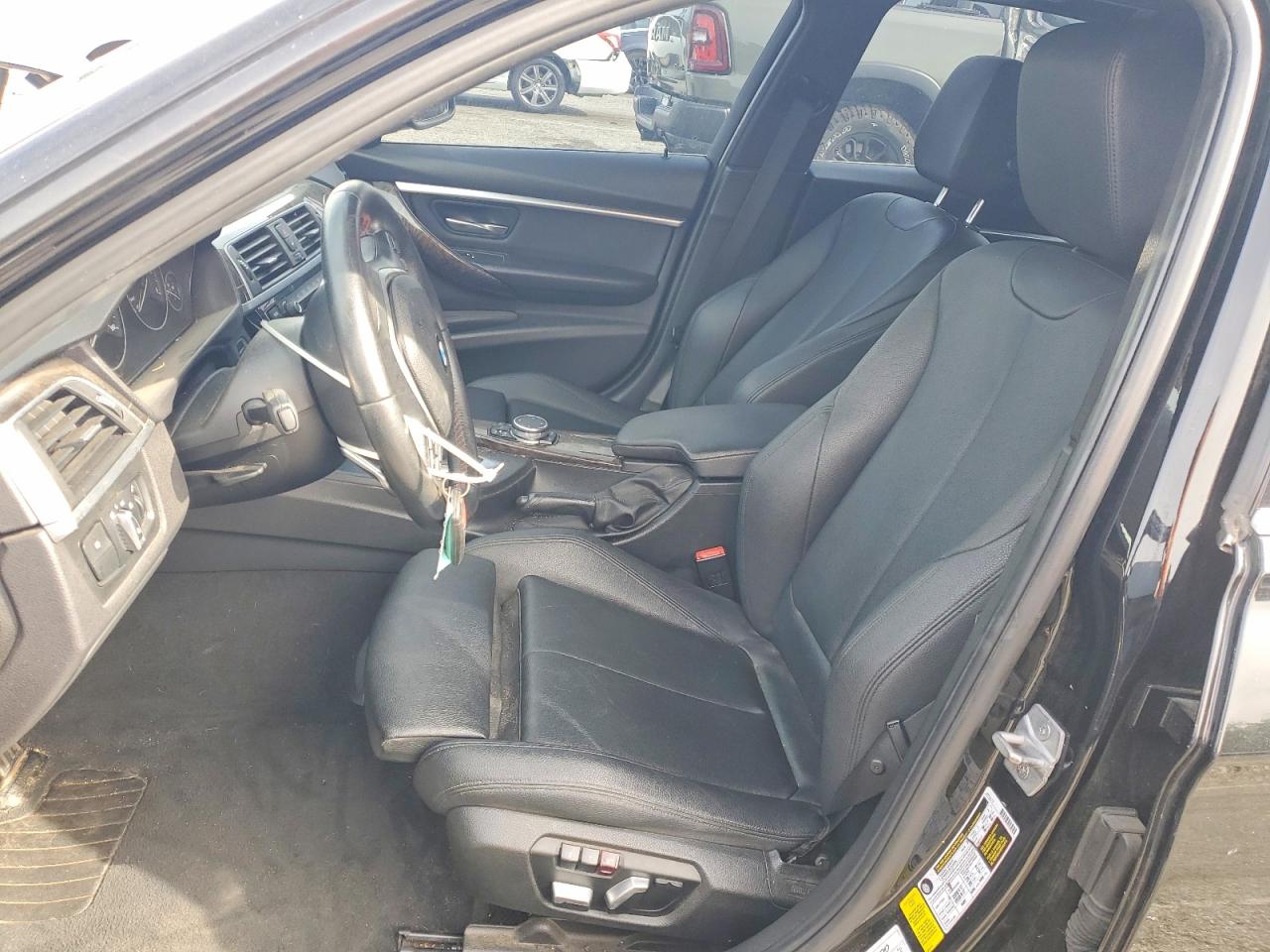 2017 BMW 3 series VIN WBA8E5C57HK388835 photo 7