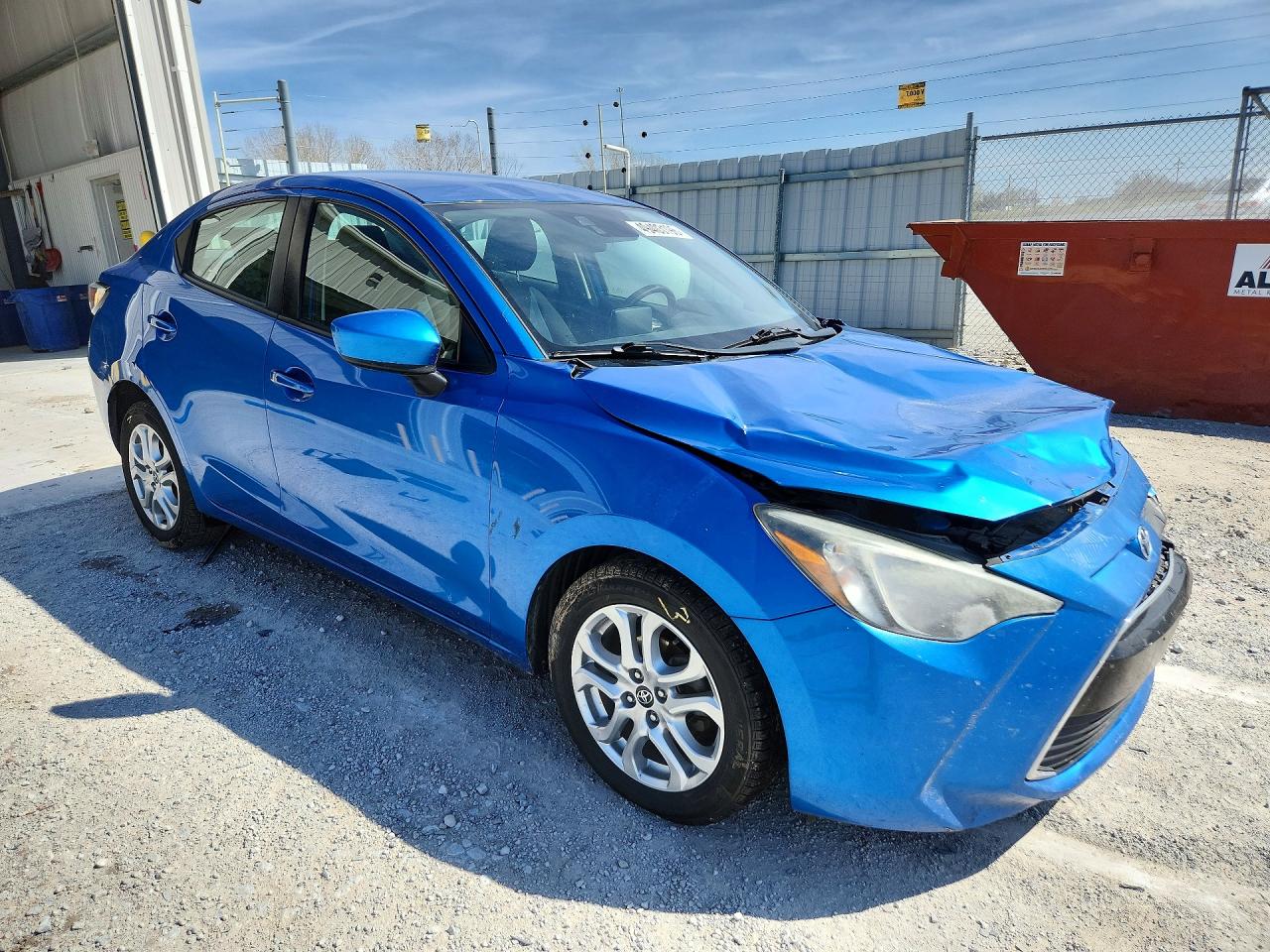 2017 Toyota Yaris VIN 3MYDLBYV1HY185392 photo 4