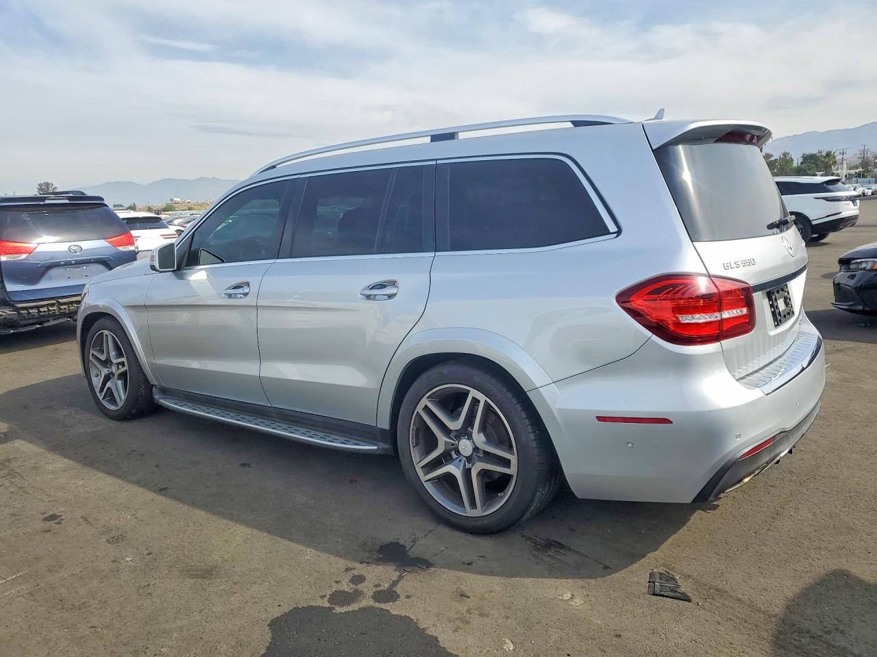 2017 Mercedes-Benz Gls-class VIN 4JGDF7DE9HA746365 photo 2