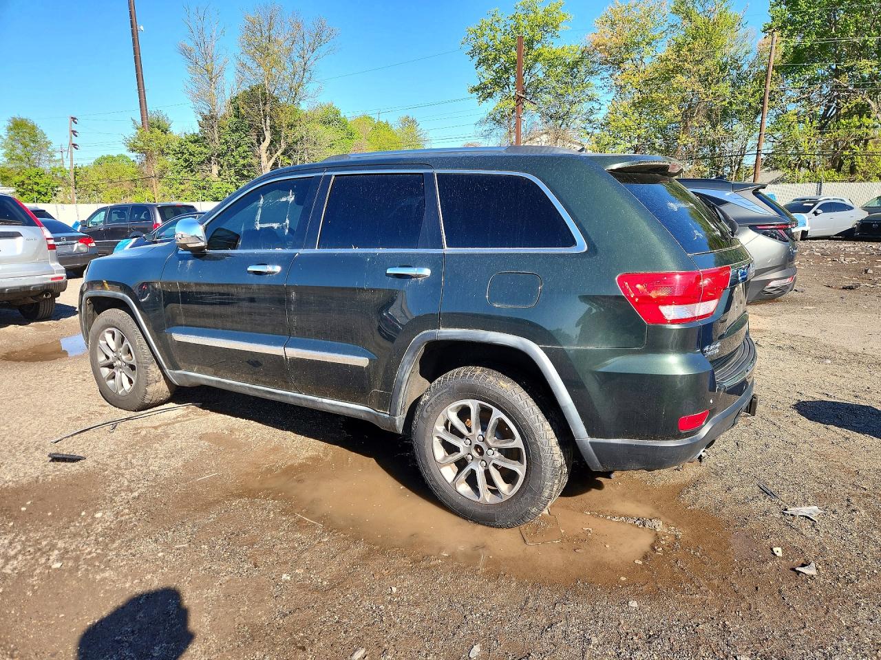 2011 Jeep Cherokee VIN 1J4RR5GT0BC556282 photo 2