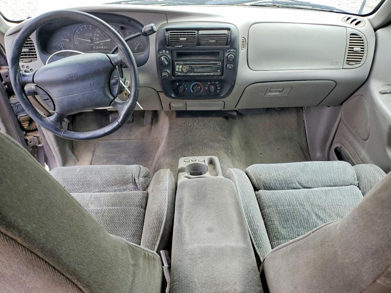 1996 Ford Explorer VIN 1FMDU34X0TZA79406 photo 8