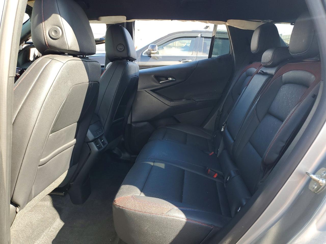 2026 Chev Equinox VIN 3GNAXTEG7TL296561 photo 11