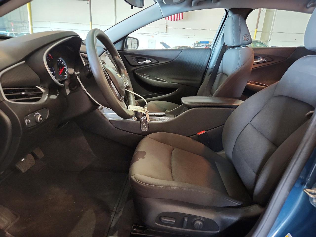 2025 Chevrolet Malibu VIN 1G1ZD5ST4SF119646 photo 7
