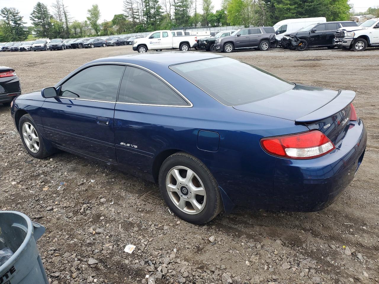 2001 Toyota Camry sola VIN 2T1CF28P51C530464 photo 2