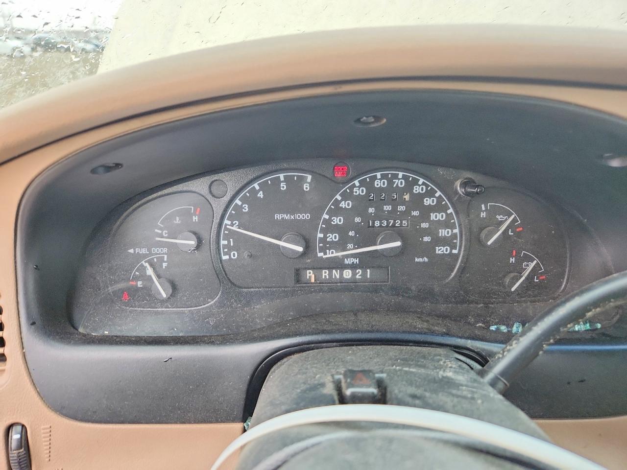 1999 Ford Explorer VIN 1FMZU34X8XUA27210 photo 9