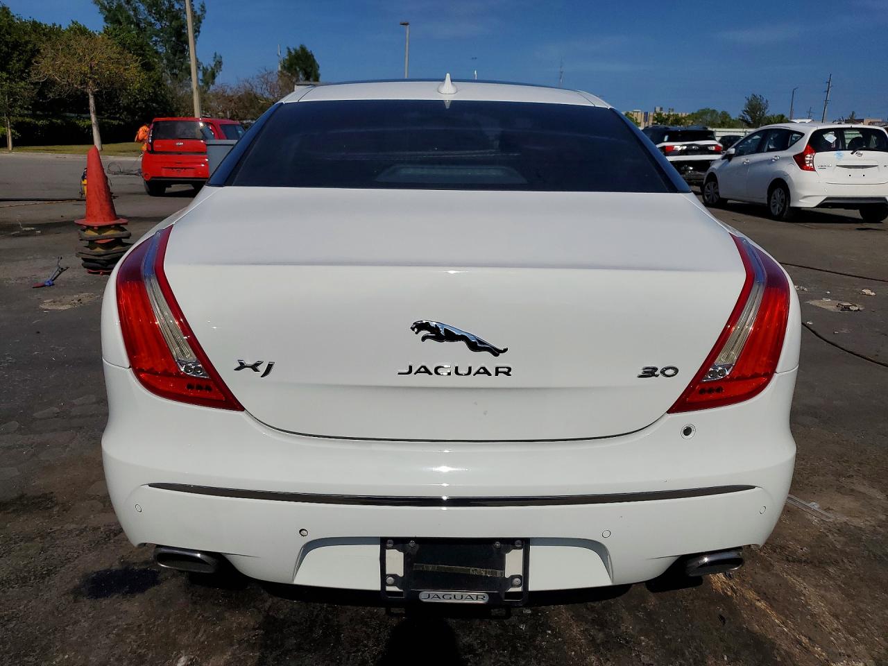 2014 Jaguar Xj VIN SAJWA1CZ0E8V71540 photo 6