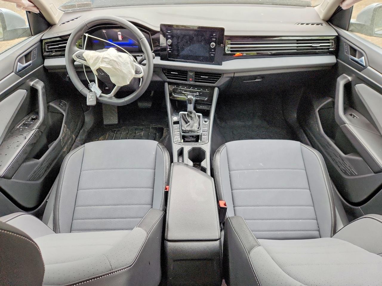 2026 Volkswagen Jetta VIN 3VW7W7BU8TM050052 photo 8