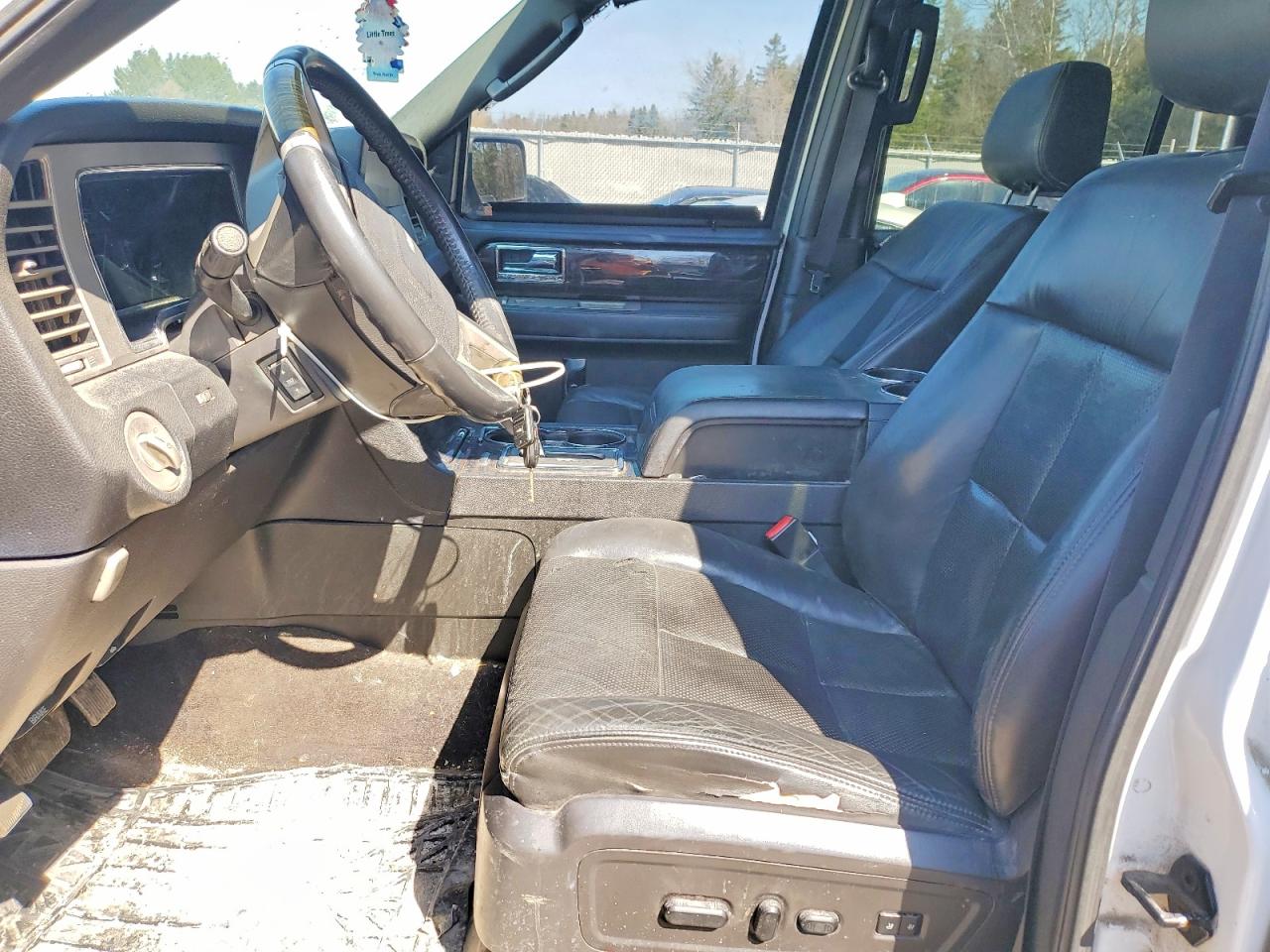 2010 LINCOLN Navigator VIN 5LMJJ2J56AEJ10376 photo 7