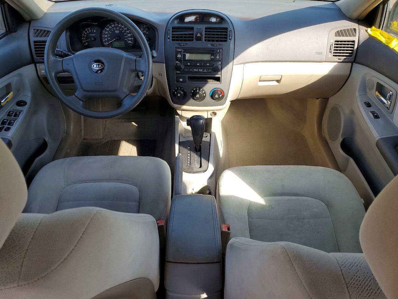 2005 Kia Spectra VIN KNAFE122355204590 photo 8