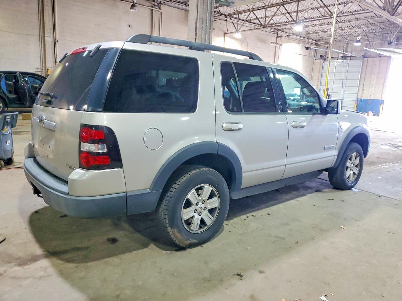 2007 Ford Explorer VIN 1FMEU73887UA97189 photo 3