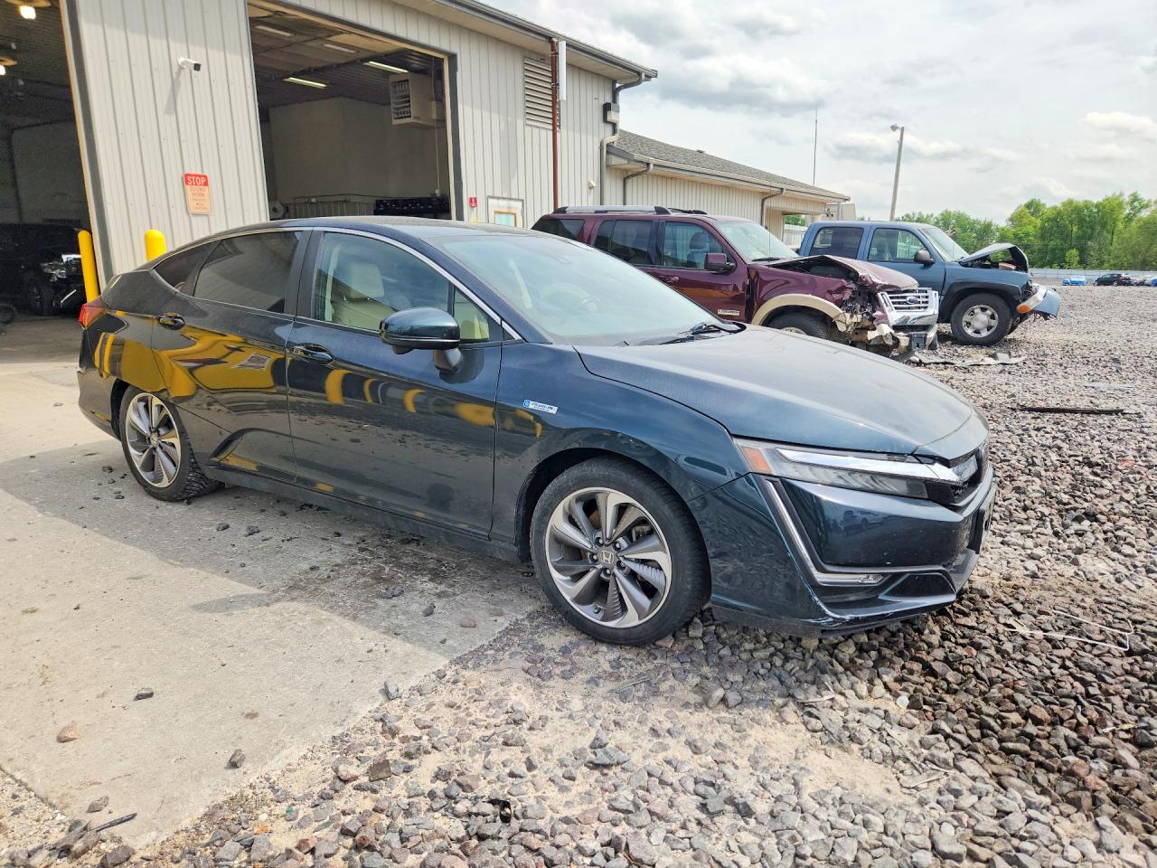 2018 Honda Clarity VIN JHMZC5F37JC010830 photo 4