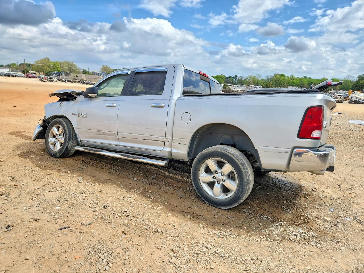 2018 RAM 1500 VIN 3C6RR7LT5JG171584 photo 2