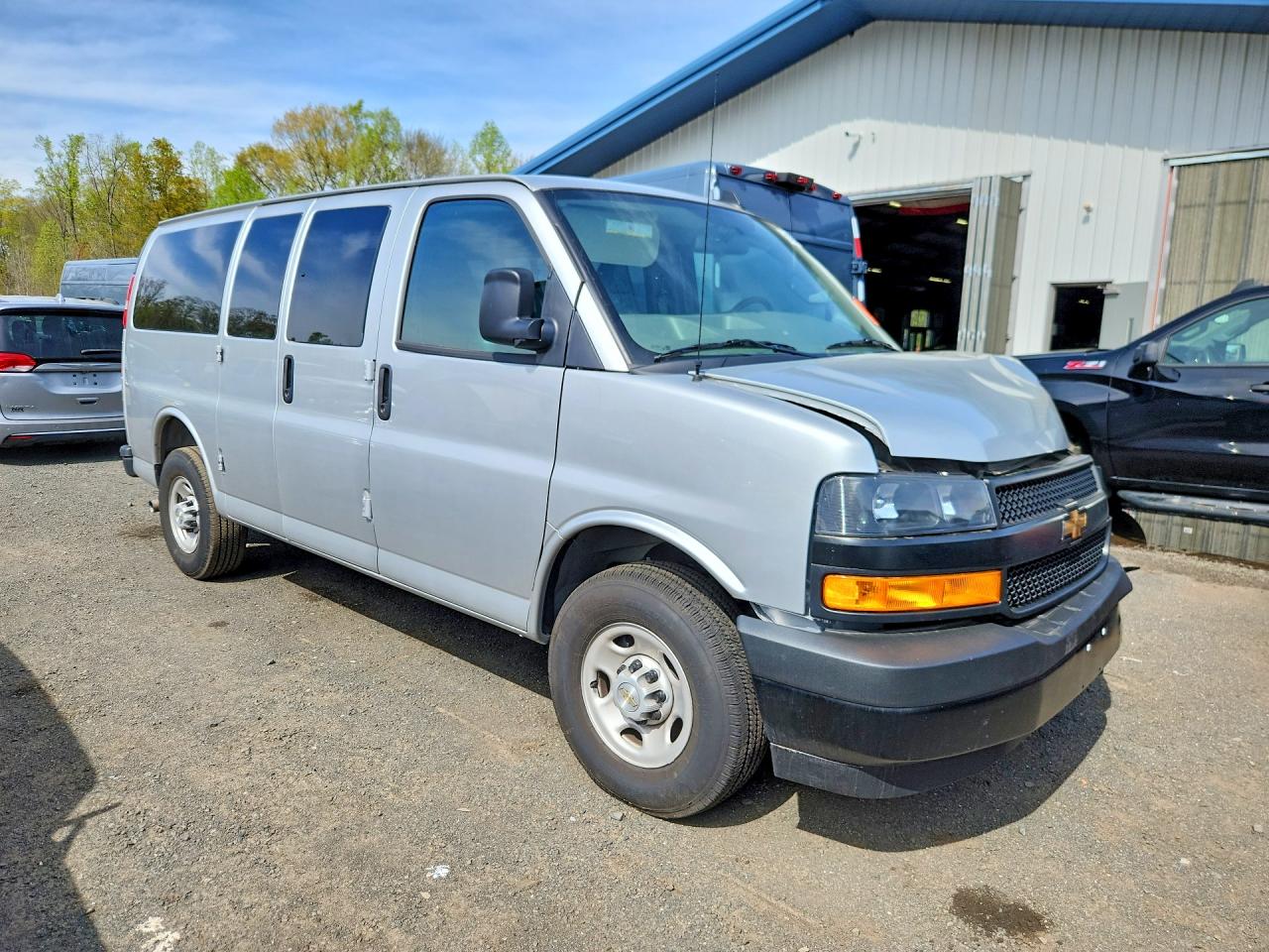 2025 CHEVROLET Express VIN 1GAWGEFP2S1262583 photo 4