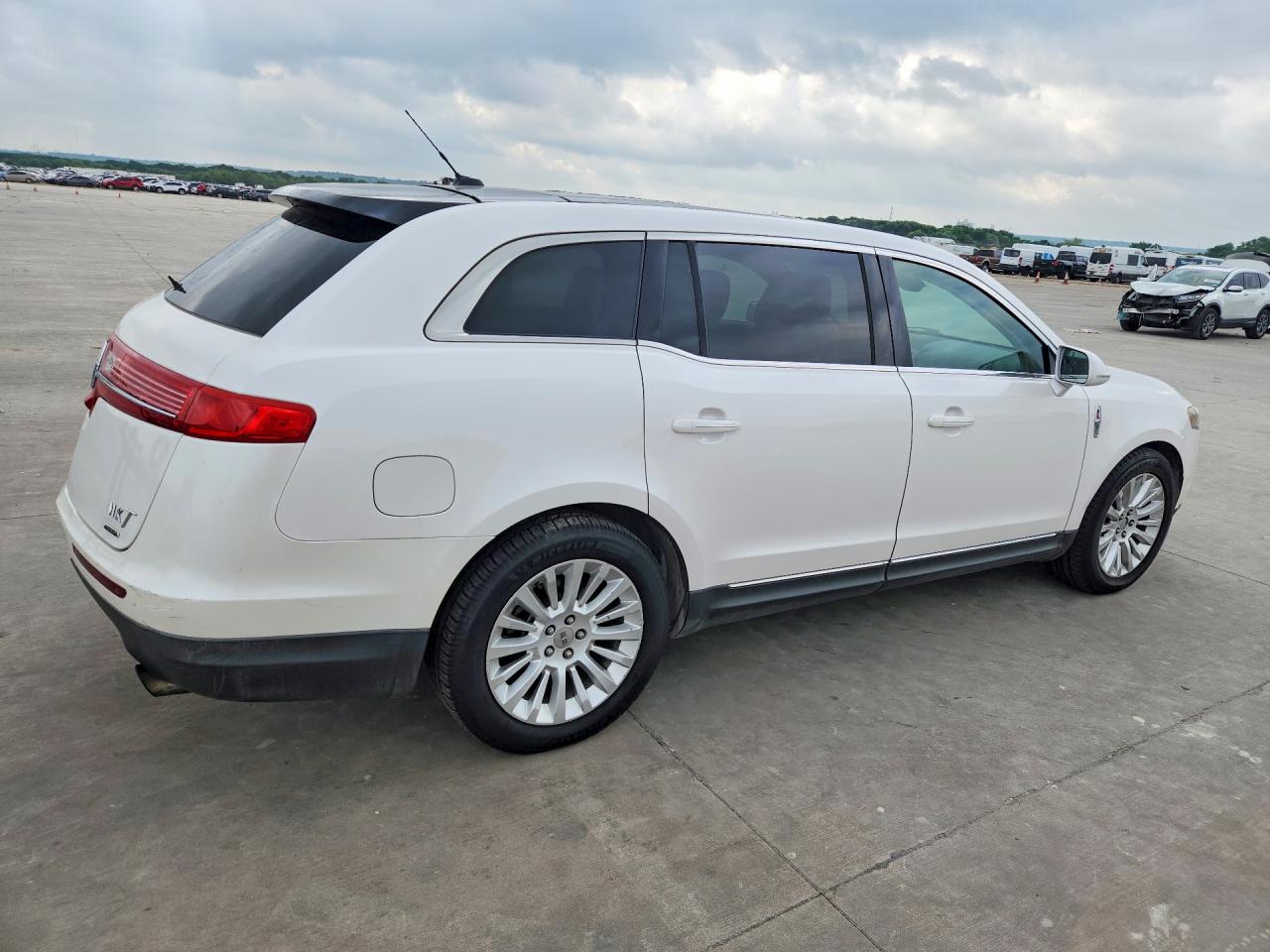 2012 Lincoln Mkt VIN 2LMHJ5AT9CBL55080 photo 3