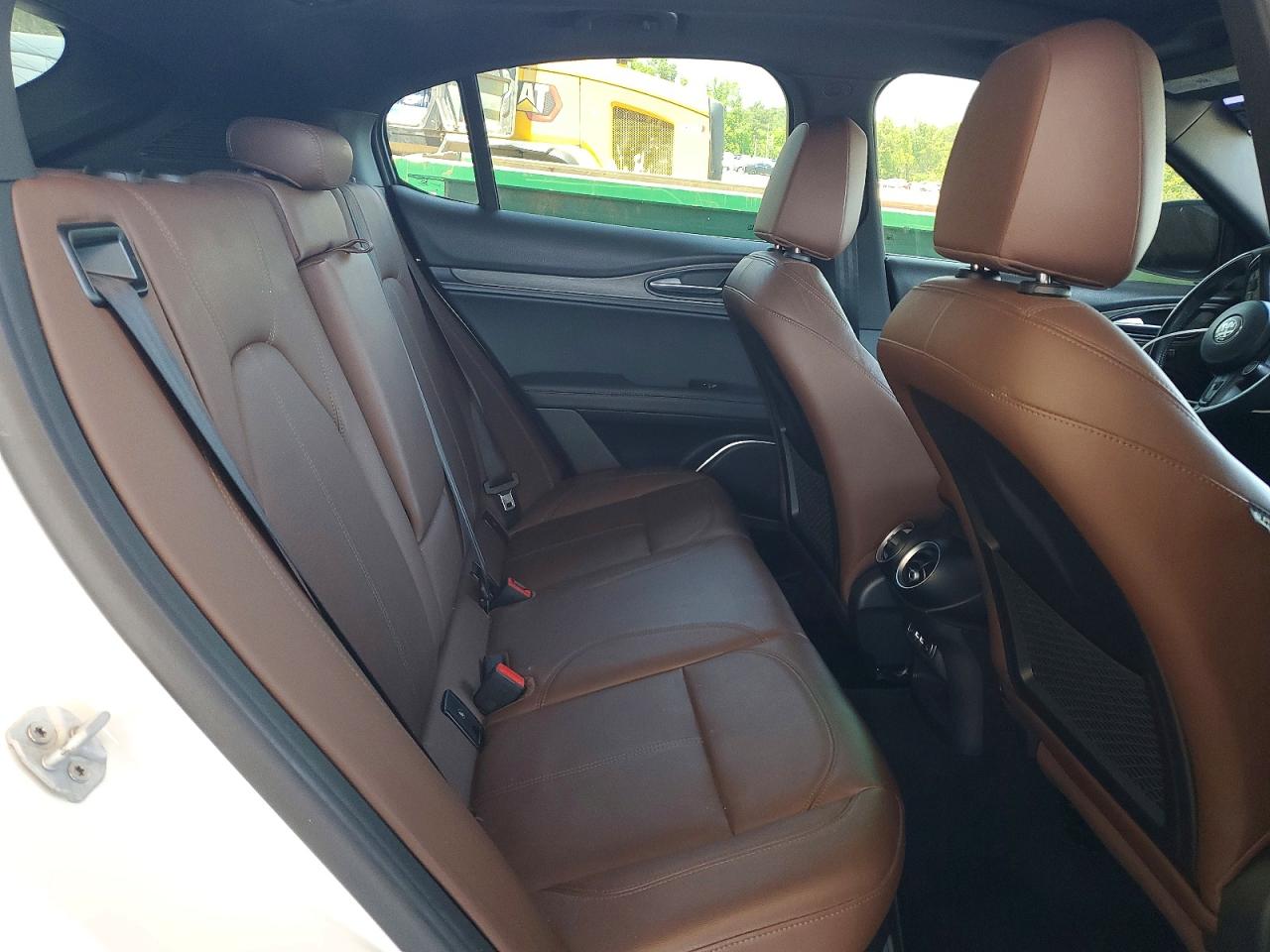 2022 Alfa Stelvio VIN ZASPAKBN6N7D25578 photo 11