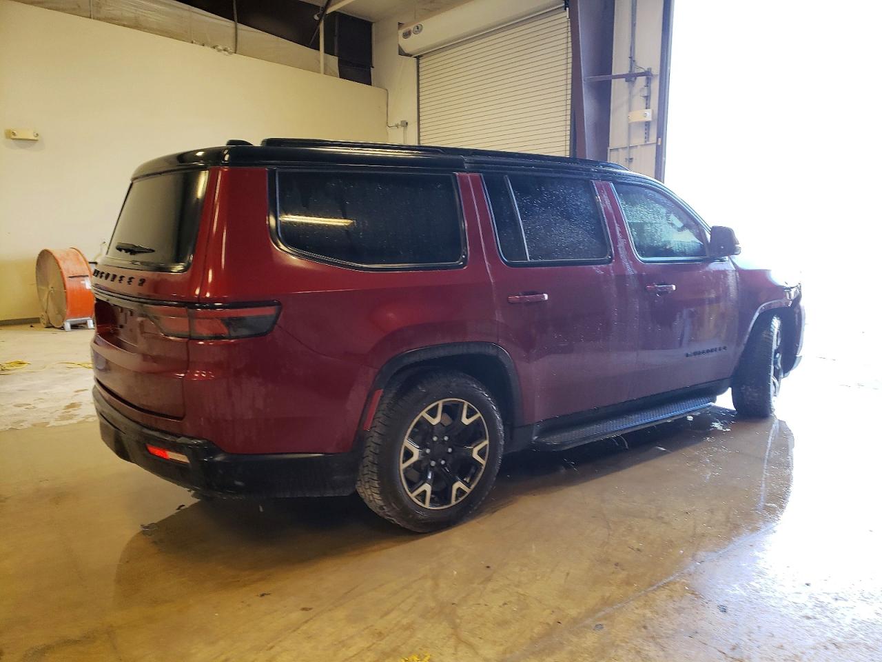 2025 Jeep Wagoneer VIN 1C4SJVBP2SS533360 photo 3
