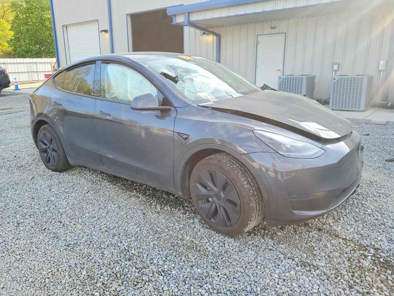 2025 Model y VIN 7SAYGDED1SA365440 photo 4