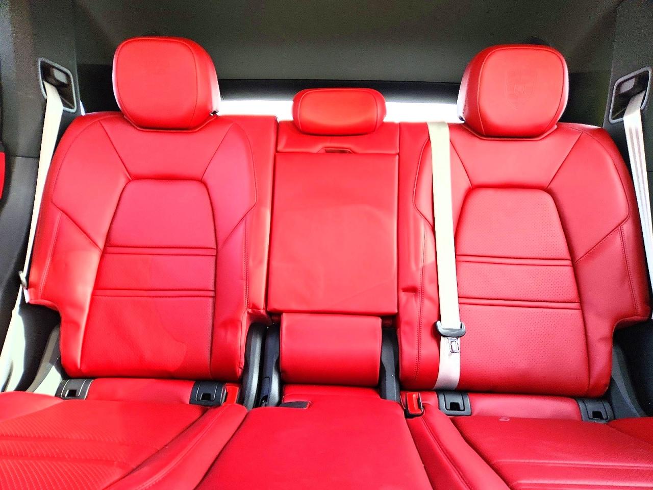 2023 Porsche Cayenne VIN WP1AA2AY9PDA04647 photo 10