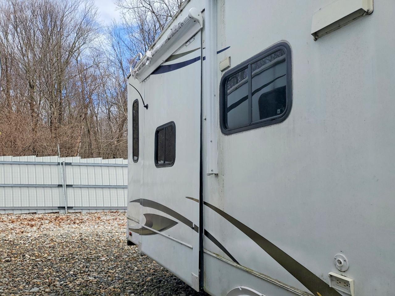 2011 HEARTLAND All models VIN 5SFRG3622BE219901 photo 9