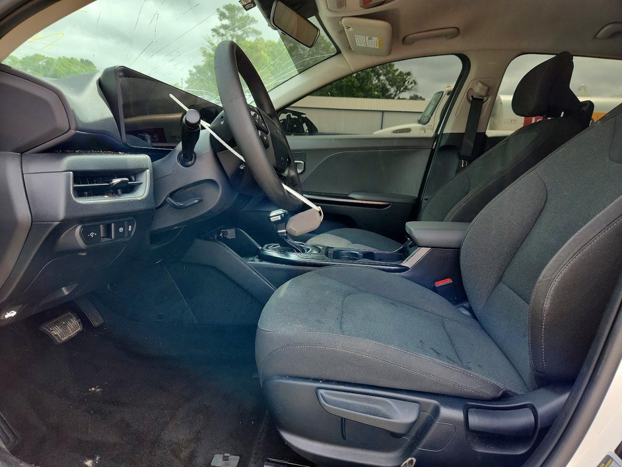 2025 KIA All other VIN 3KPFT4DE3SE216417 photo 7