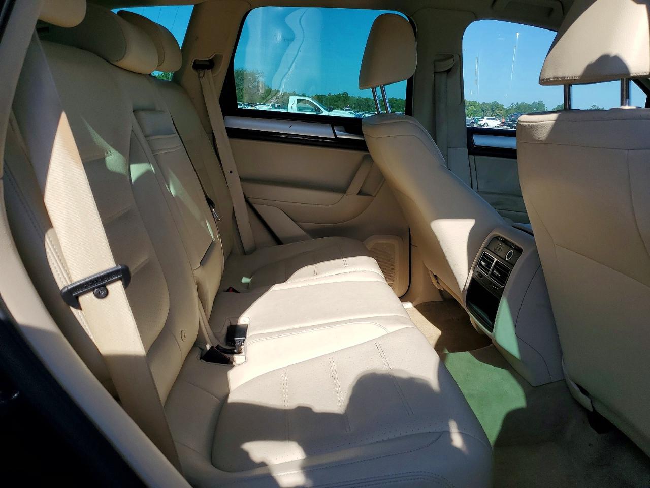 2013 VOLKSWAGEN Touareg VIN WVGEP9BP2DD004450 photo 11
