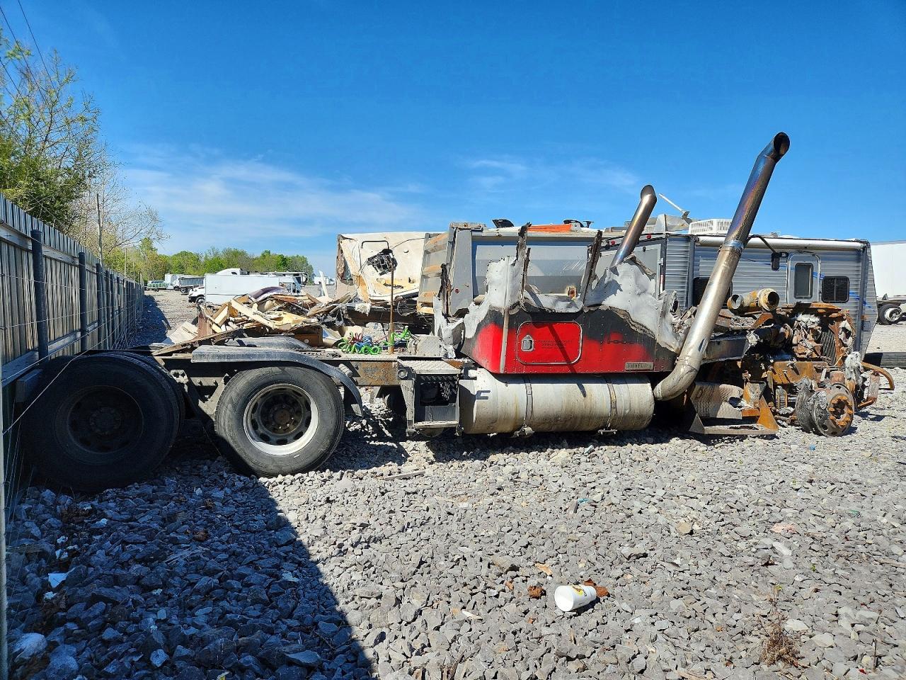 2005 KENWORTH All other VIN 1XKADB9X85J073689 photo 4