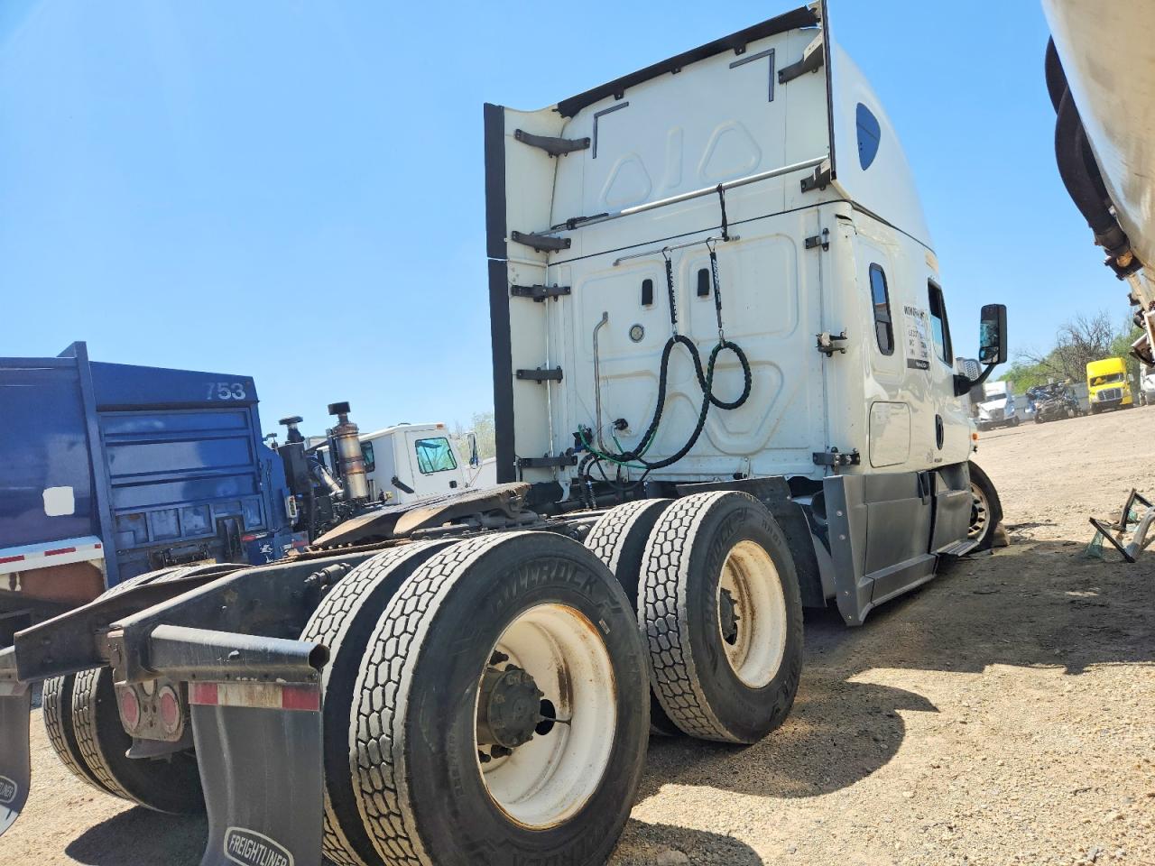 2019 FREIGHTLINER All other VIN 3AKJGLDR1KSJL3925 photo 4