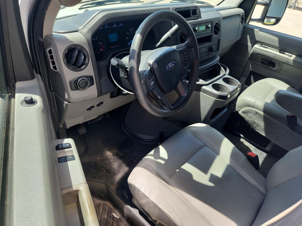 2022 Ford Econoline VIN 1FDXE4FN5NDC09840 photo 8