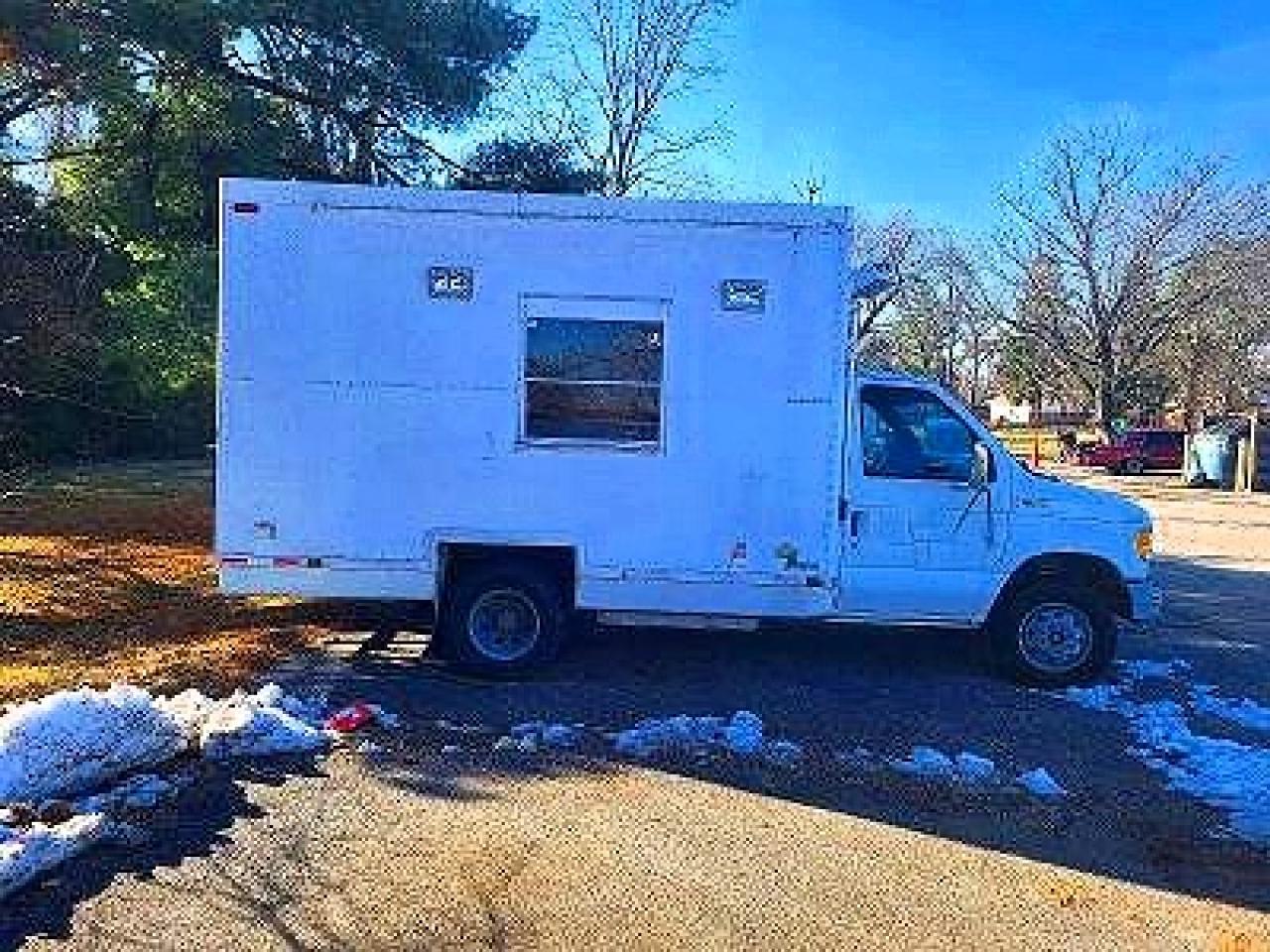 1995 Ford Econoline VIN 1FDKE37H5SHA01586 photo 4