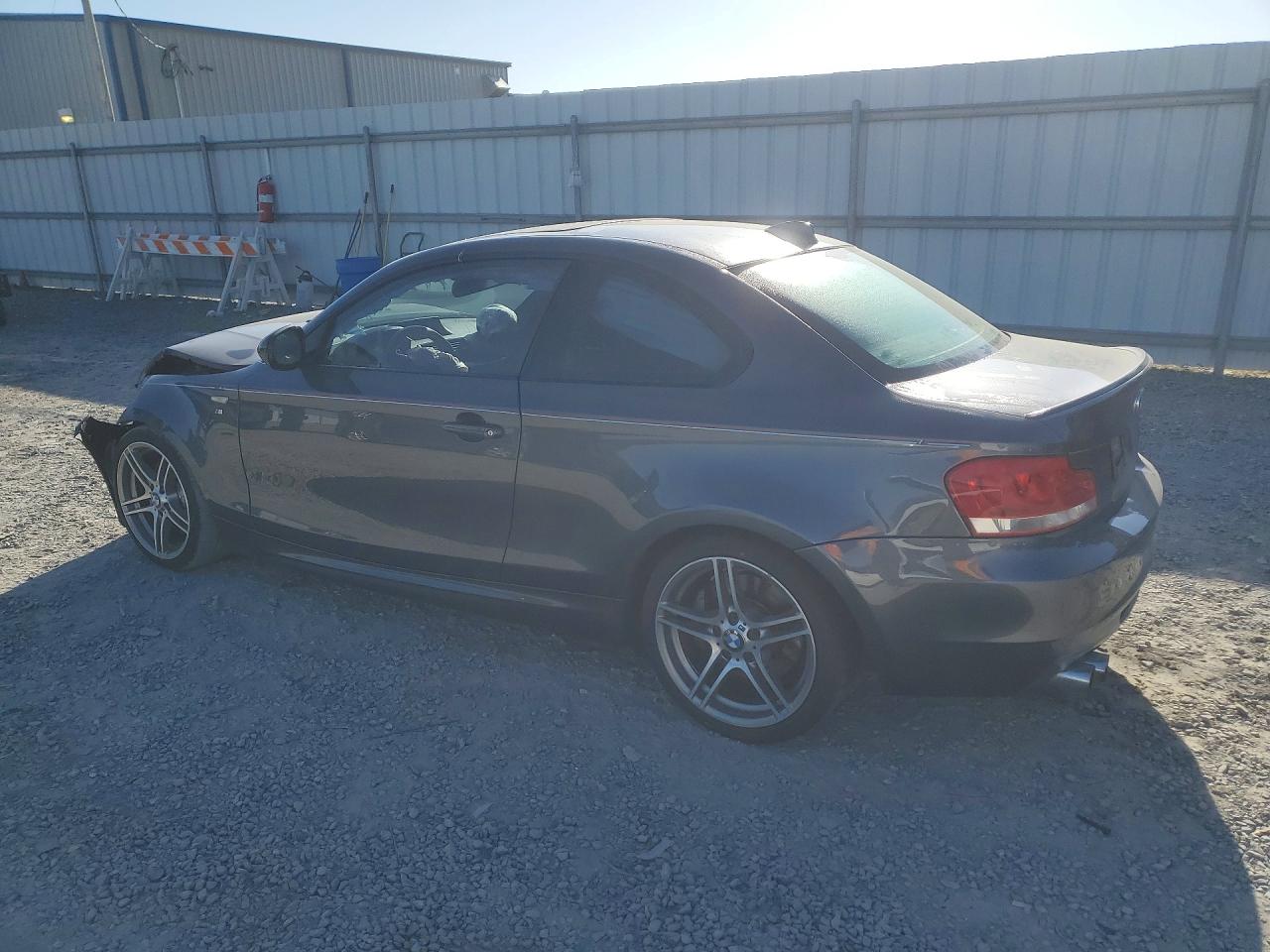 2013 BMW 1 series VIN WBAUC9C51DVY60645 photo 2
