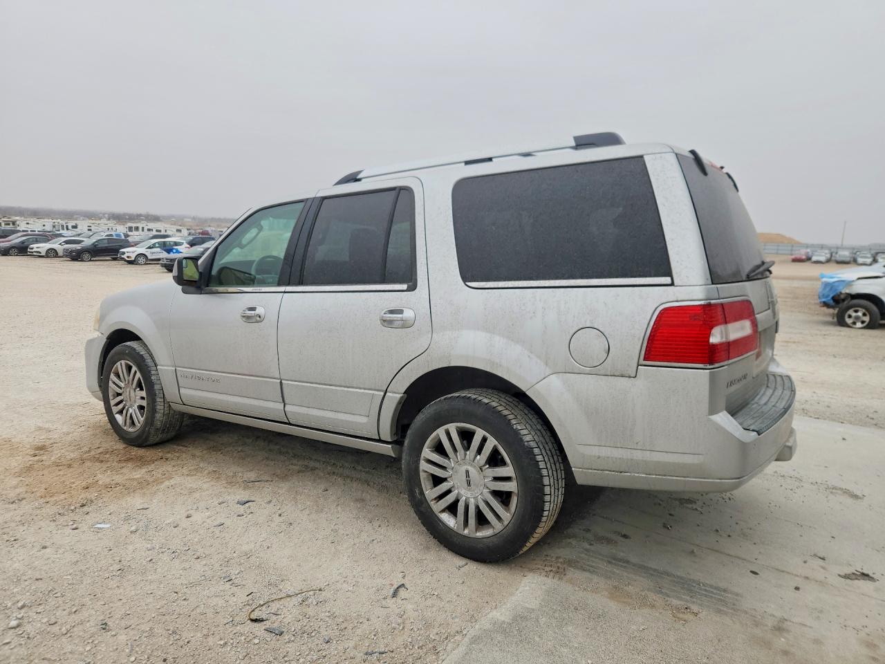 2013 Lincoln Navigator VIN 5LMJJ2H52DEL07880 photo 2