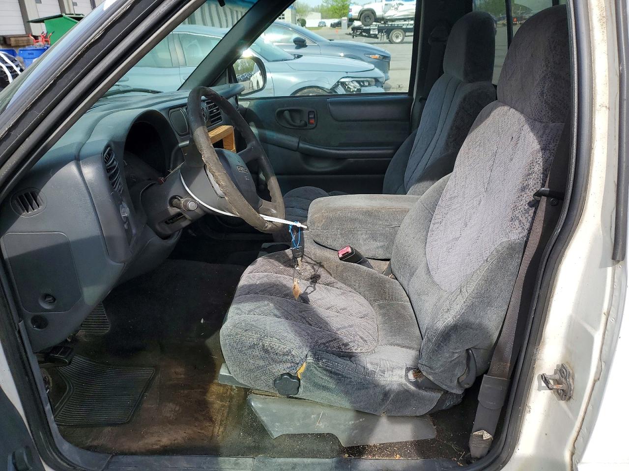 2000 GMC Sonoma VIN 1GTCS1440Y8188283 photo 7