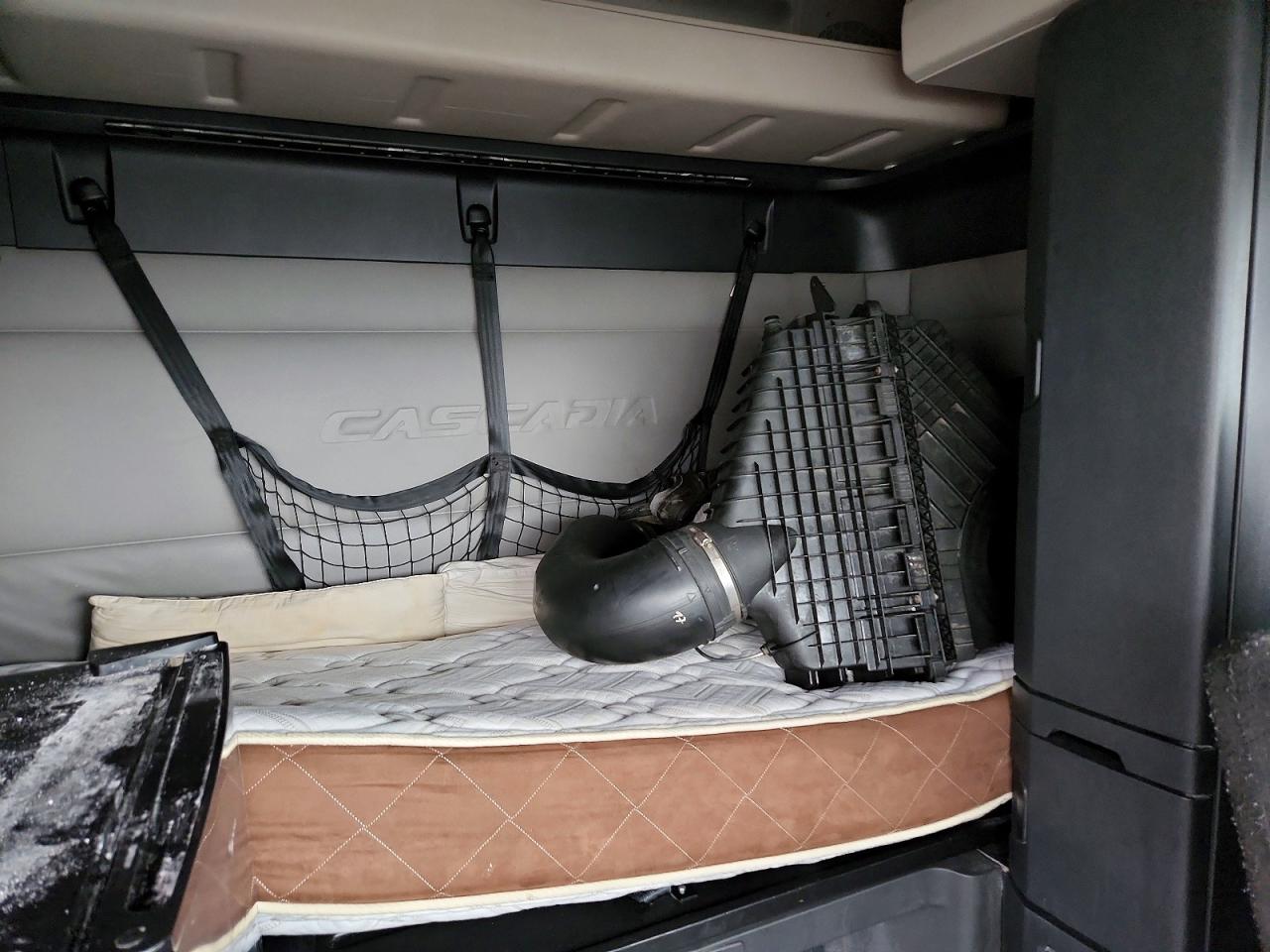 2020 FREIGHTLINER All other VIN 3AKJHPDV1LSLG9019 photo 6