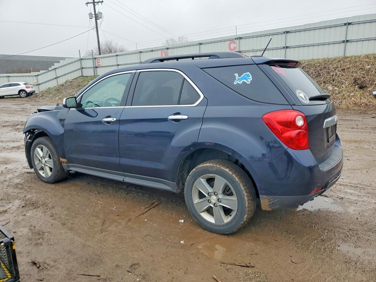 2015 Chevrolet Equinox VIN 2GNFLCE37F6205828 photo 2