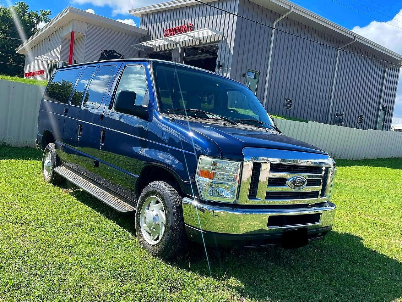 2011 Ford Econoline VIN 1FBNE3BL6BDB17632 photo 1