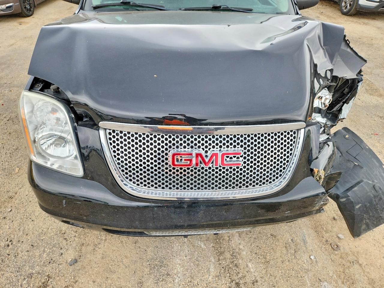 2011 GMC Yukon VIN 1GKS2EEFXBR365589 photo 12