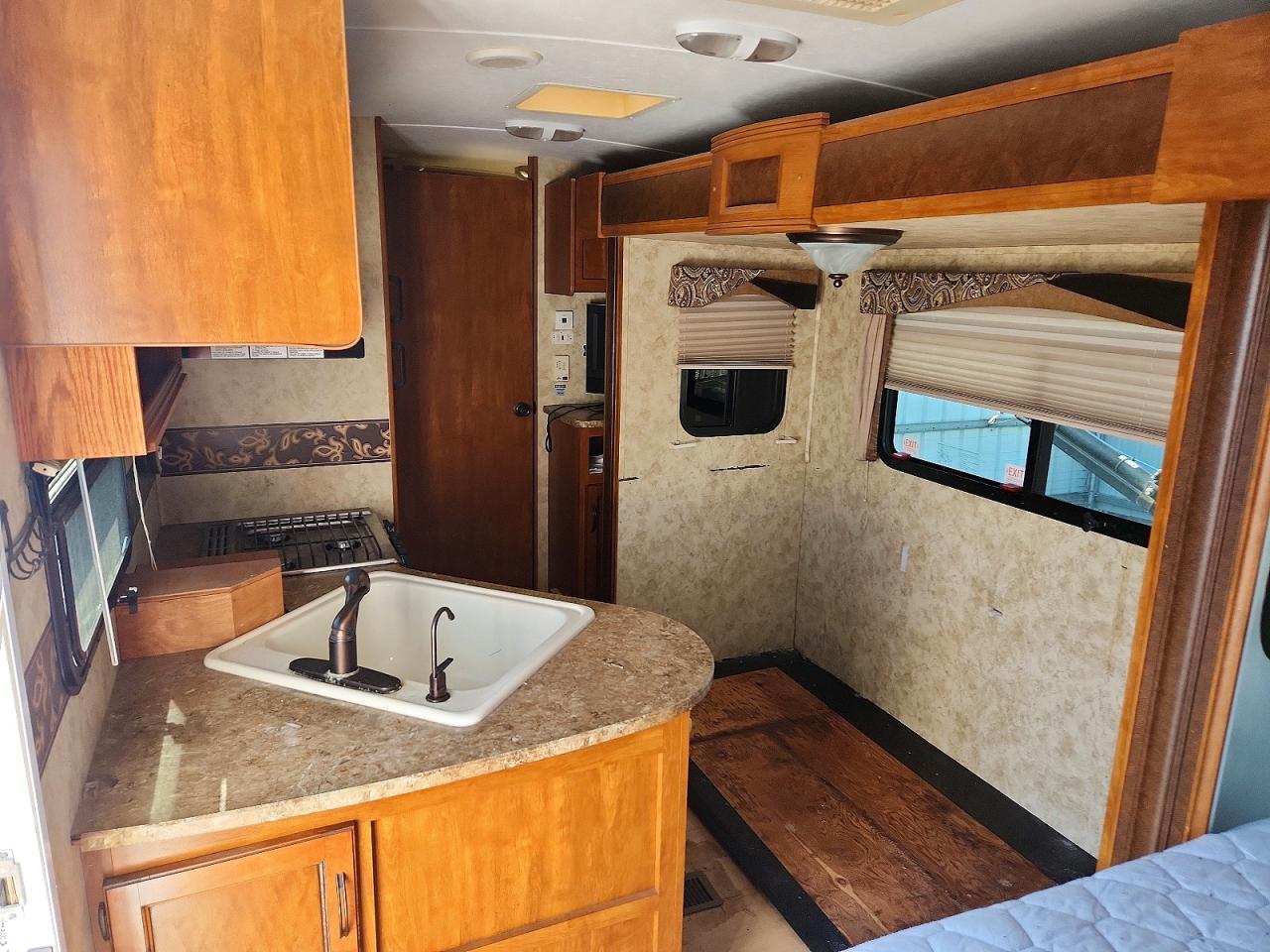 2011 KEYSTONE Bullet VIN 4YDT19F27BD422122 photo 6