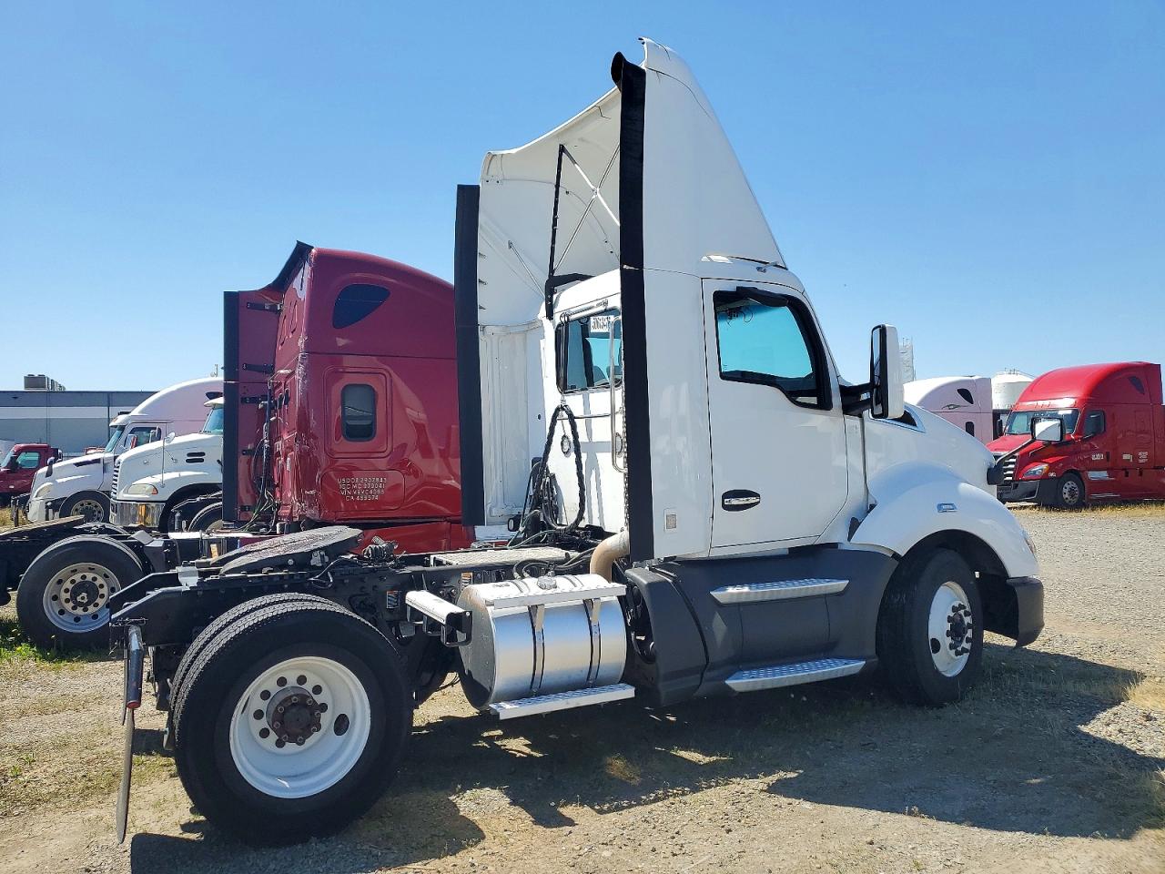 2017 KENWORTH All other VIN 1XKYA48XXHJ160373 photo 4