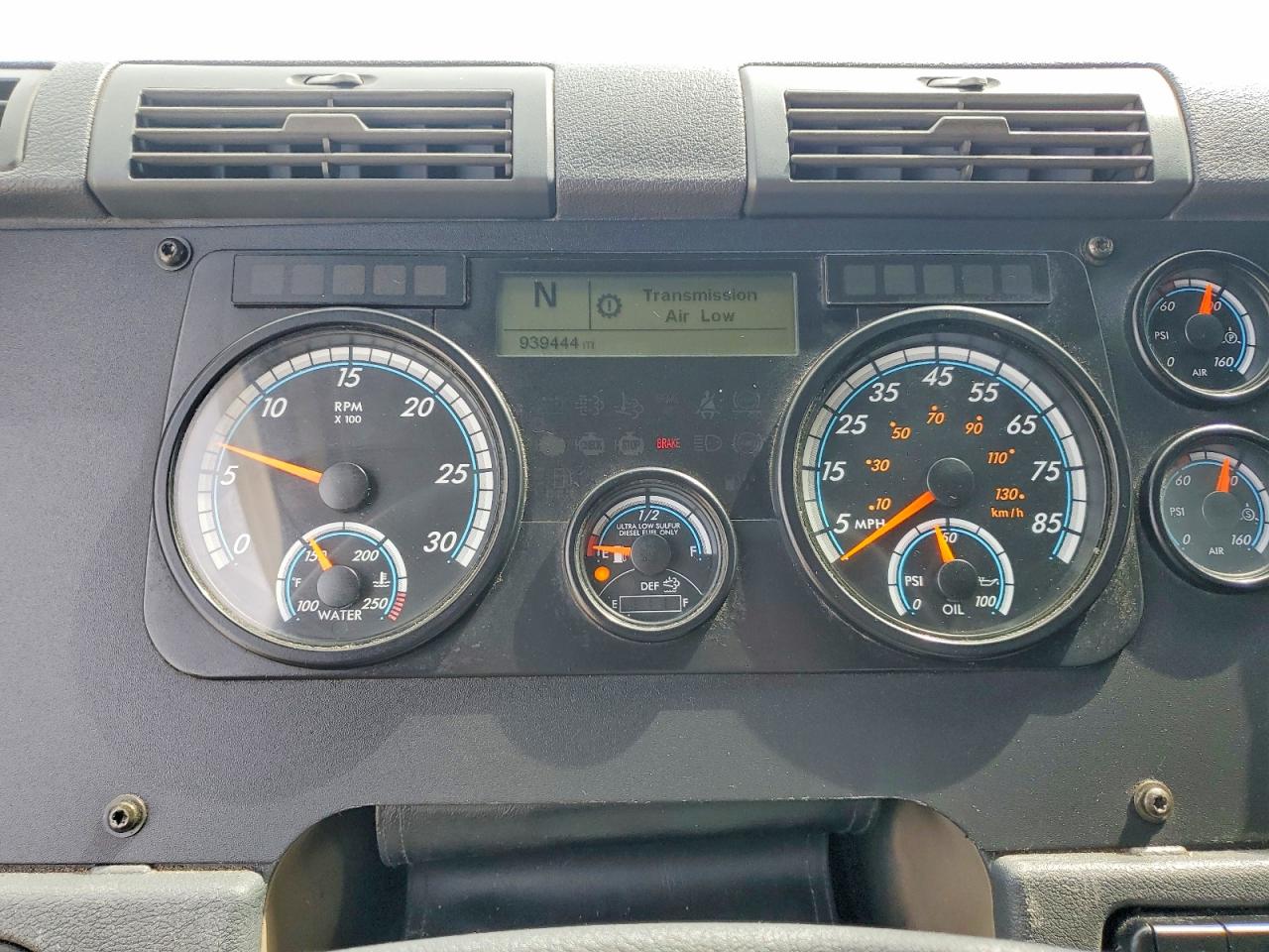2017 FREIGHTLINER All other VIN 3AKJGLDR0HSHV1684 photo 8