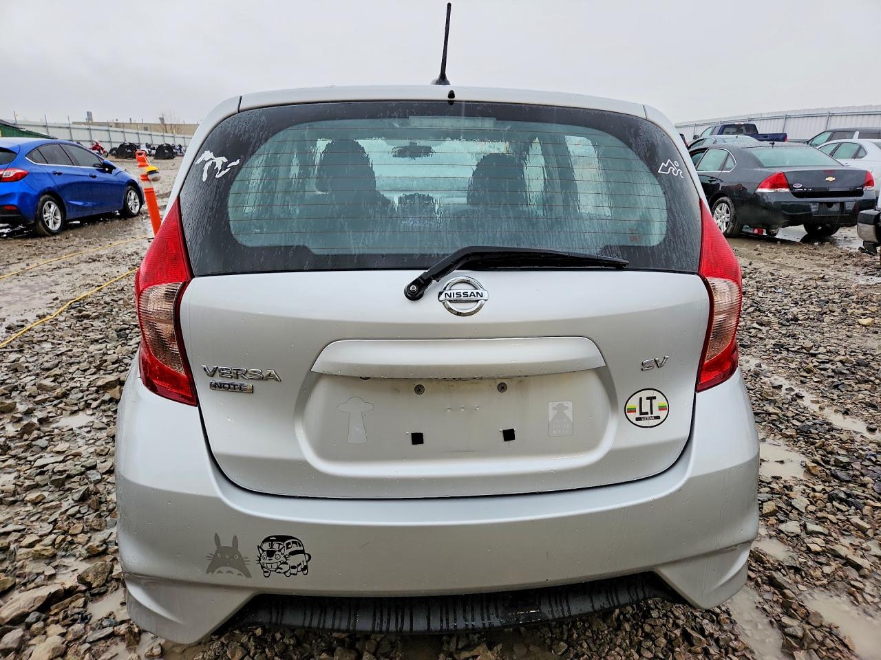 2018 Nissan Versa note VIN 3N1CE2CP0JL352568 photo 6