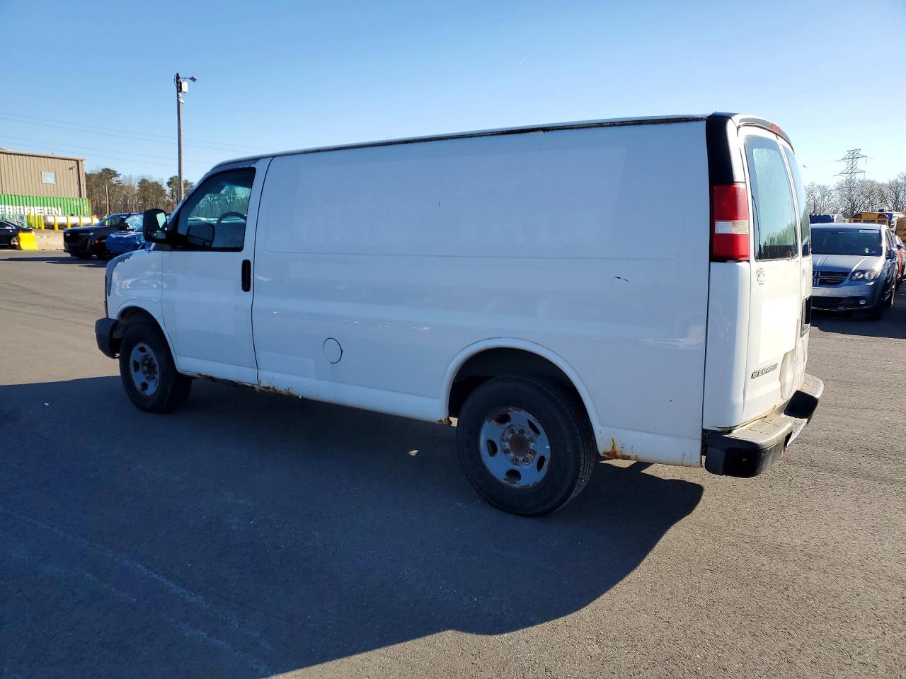 2008 CHEV Express VIN 1GCGG25C181213912 photo 2