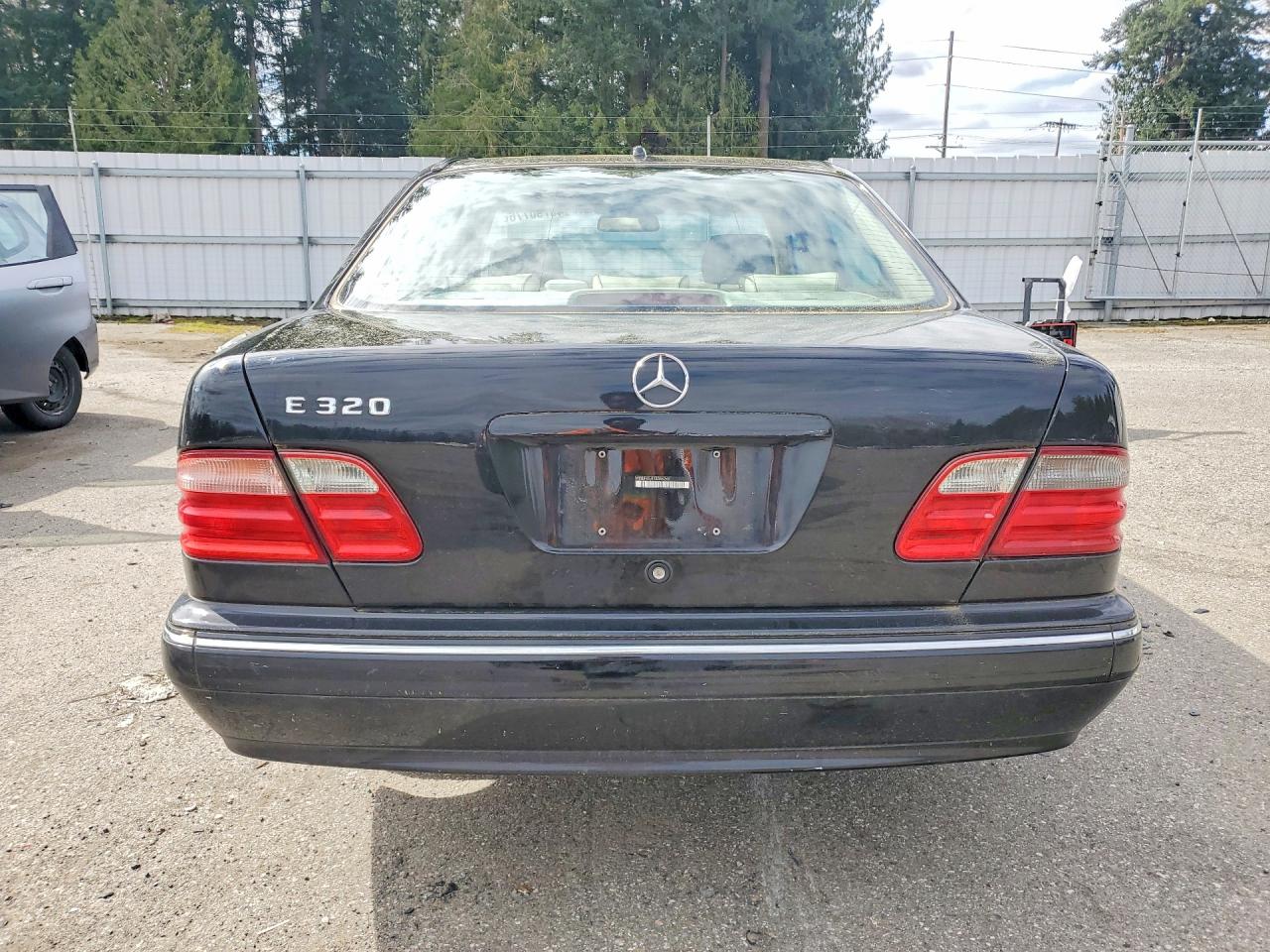 2001 Mercedes-Benz E-class VIN WDBJF65J81B386260 photo 6
