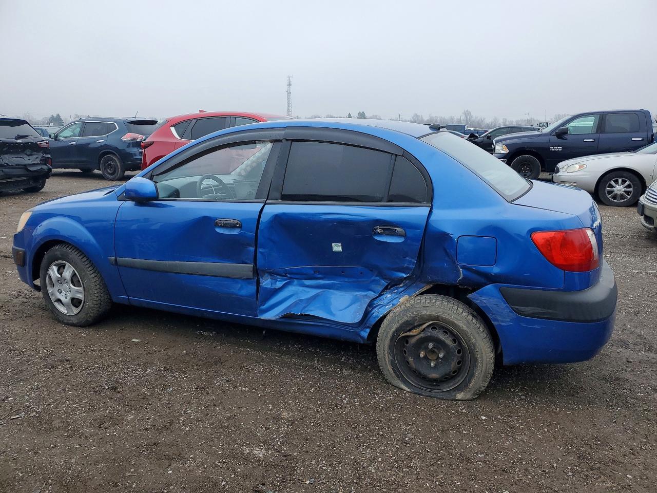2008 Kia Rio VIN KNADE123786432168 photo 2