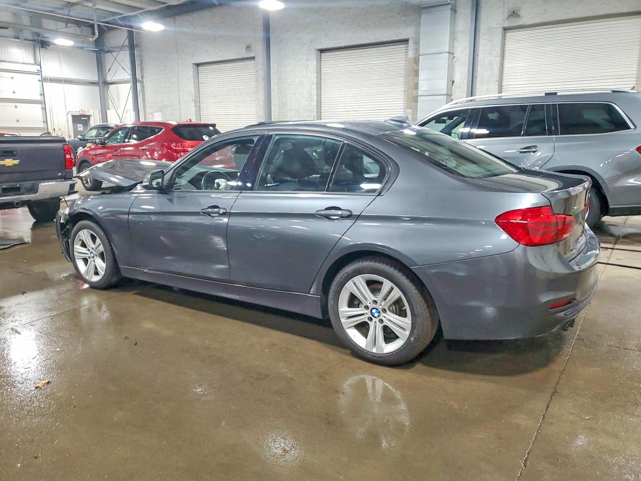 2016 BMW 3 series VIN WBA8E3G55GNU05496 photo 2